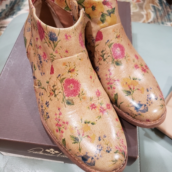 Patricia Nash Shoes - EUC PATRICIA NASH CARLA PRAIRIE ROSE ANKLE BOOTS.
